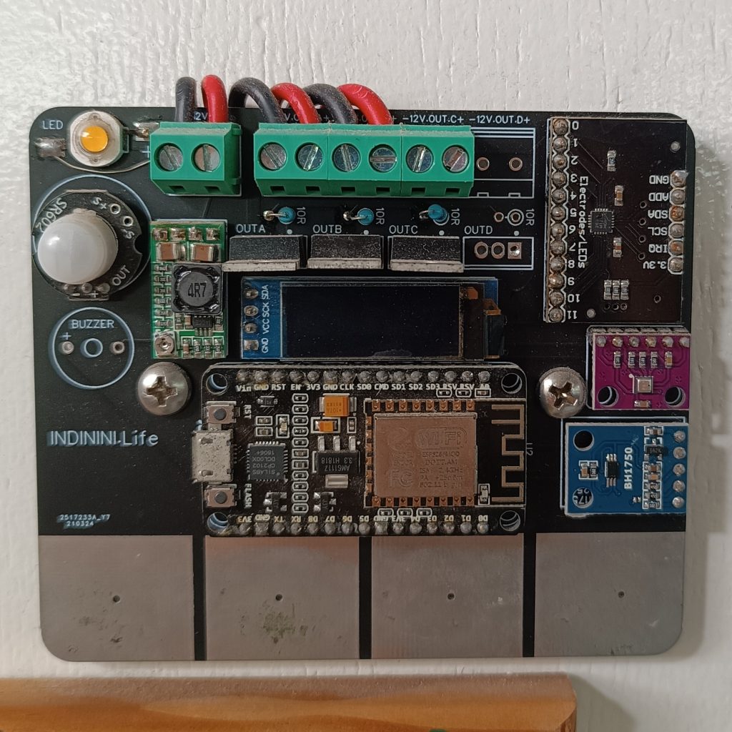 INDININI esp8266 light switch